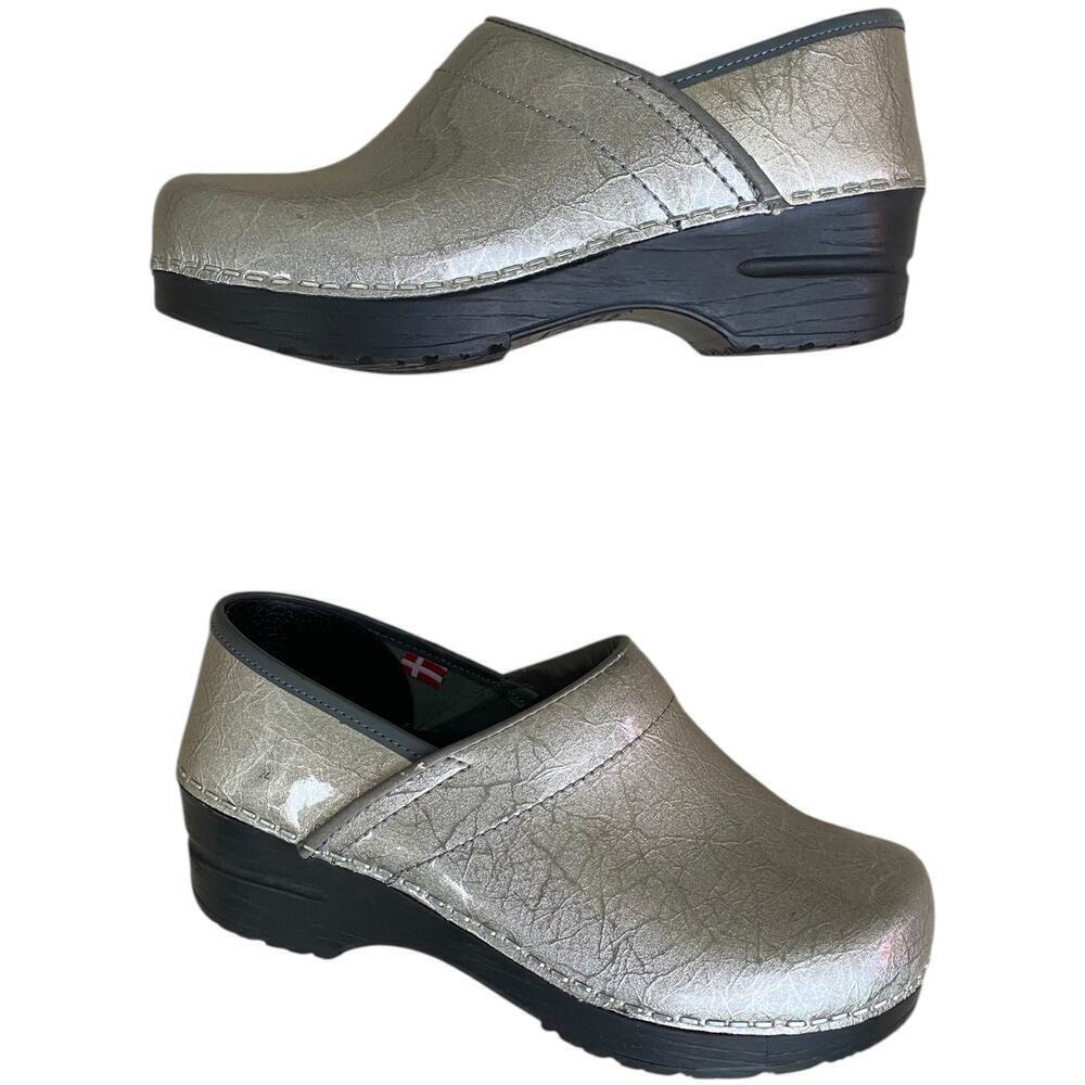 Sanita Professional Metallic Silver Patent Leather Womens Work EU 35 US 4